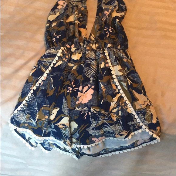 Blue floral romper - Picture 2 of 4